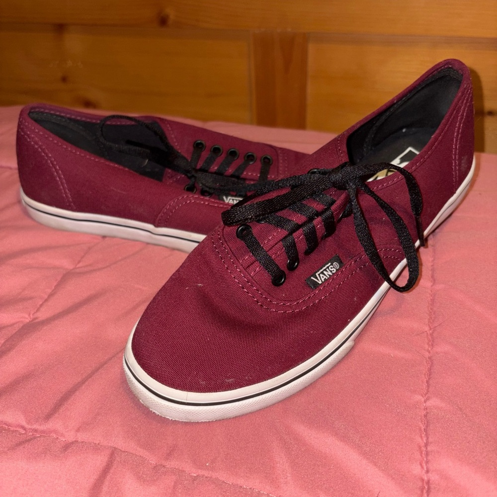 Vans Women's Maroon Canvas Sneakers